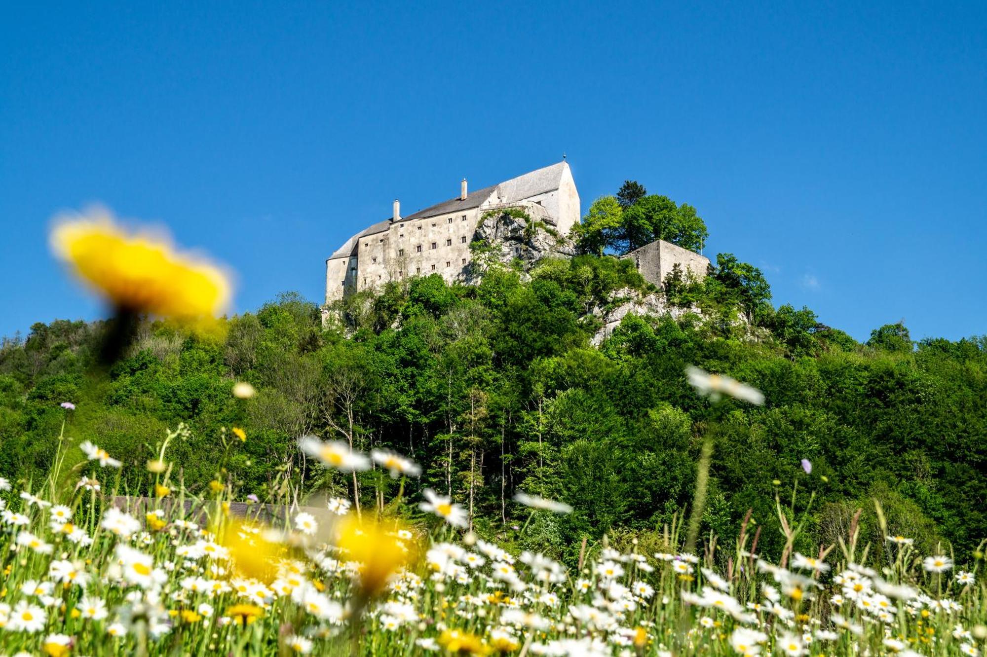Burg Altpernstein Hotel Micheldorf in Oberosterreich Exterior photo